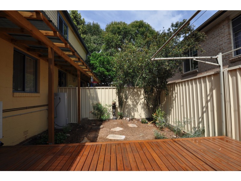 2/18 York Street, Point Frederick NSW 2250