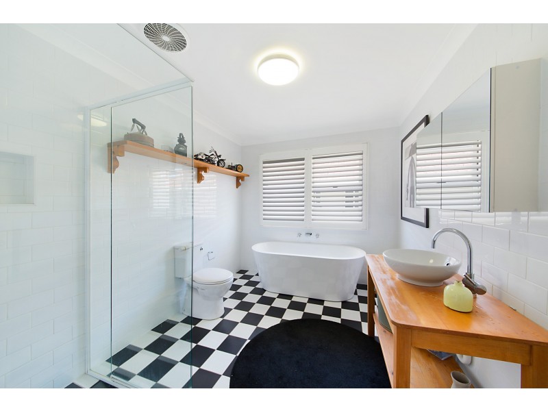 11 Russell Street, East Gosford NSW 2250