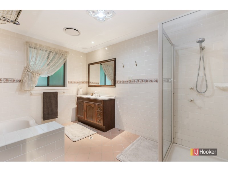 1 Kalori Avenue, Wyoming NSW 2250