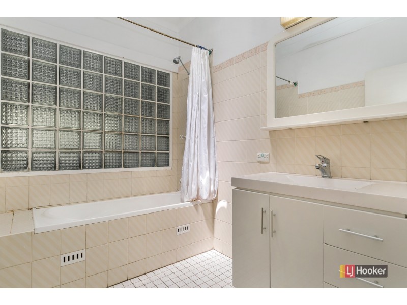 7 Day Street, Wyoming NSW 2250