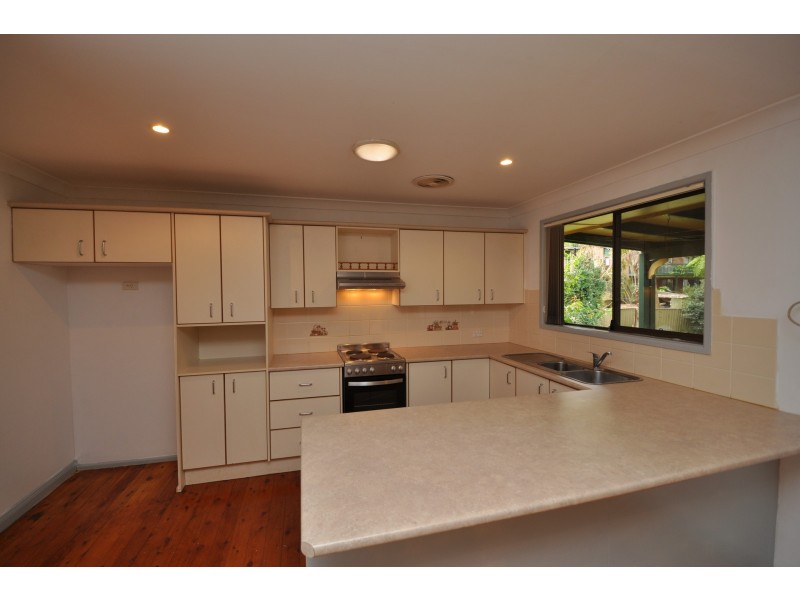 5 Fragar Avenue, Wyoming NSW 2250