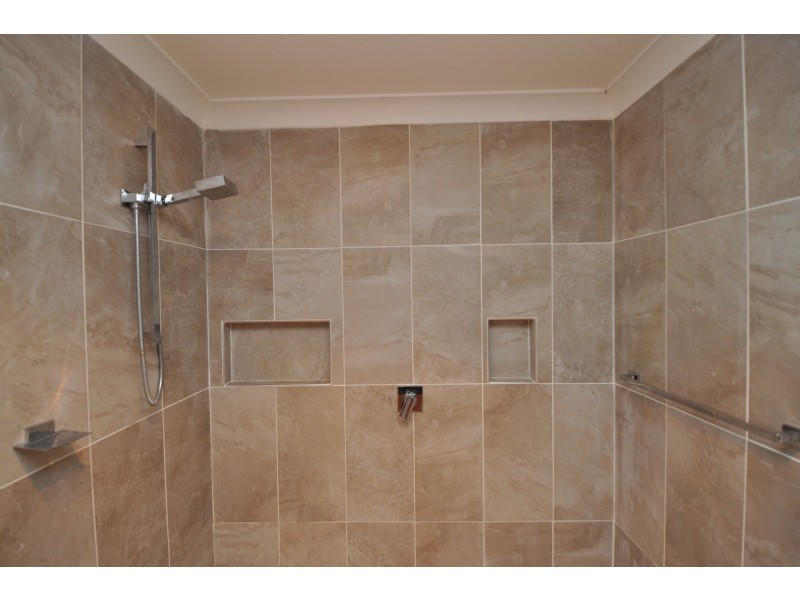 5 Fragar Avenue, Wyoming NSW 2250