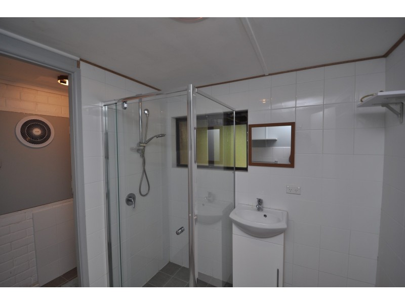 5 Fragar Avenue, Wyoming NSW 2250