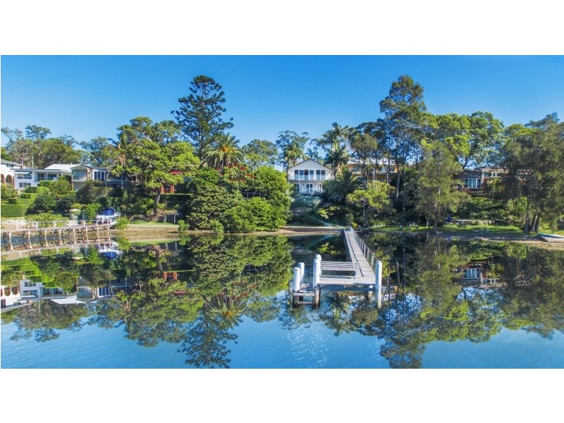 17 Albany Street, Point Frederick NSW 2250