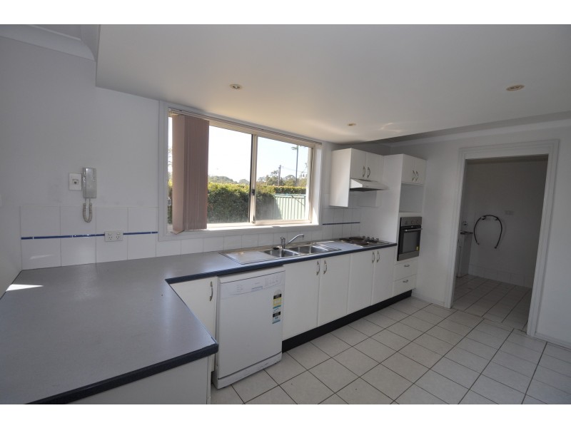 2/4 Parsons Road, Lisarow NSW 2250