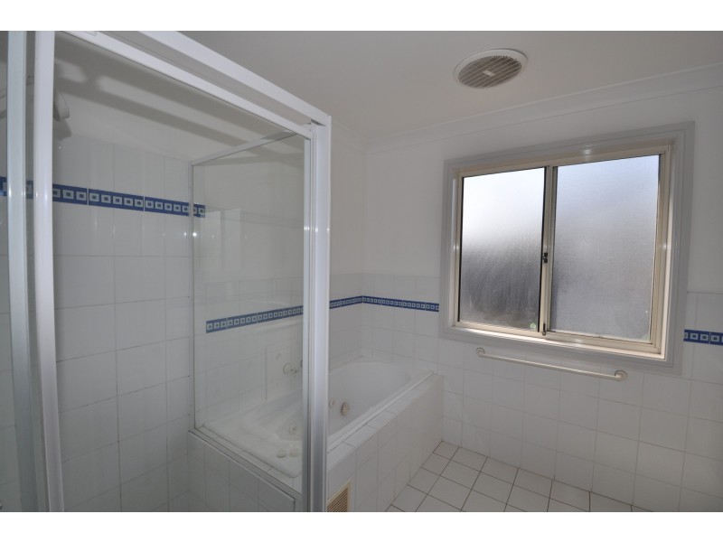 2/4 Parsons Road, Lisarow NSW 2250