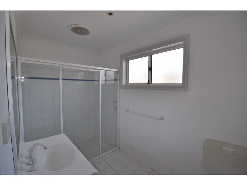 2/4 Parsons Road, Lisarow NSW 2250