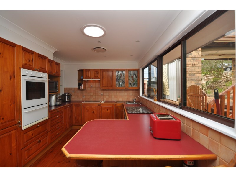 91 Chamberlain Road, Wyoming NSW 2250