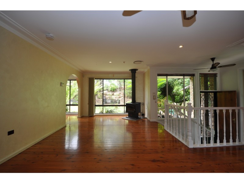 91 Chamberlain Road, Wyoming NSW 2250