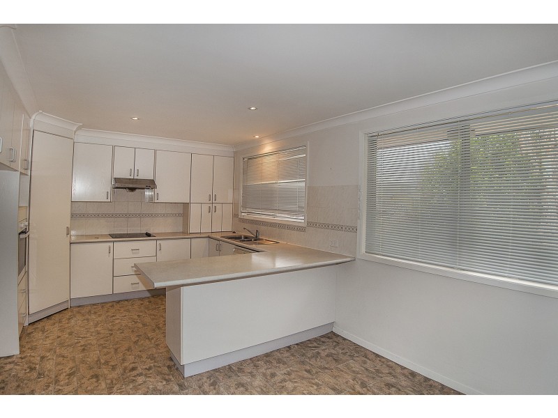 5 Beaumont Avenue, Wyoming NSW 2250