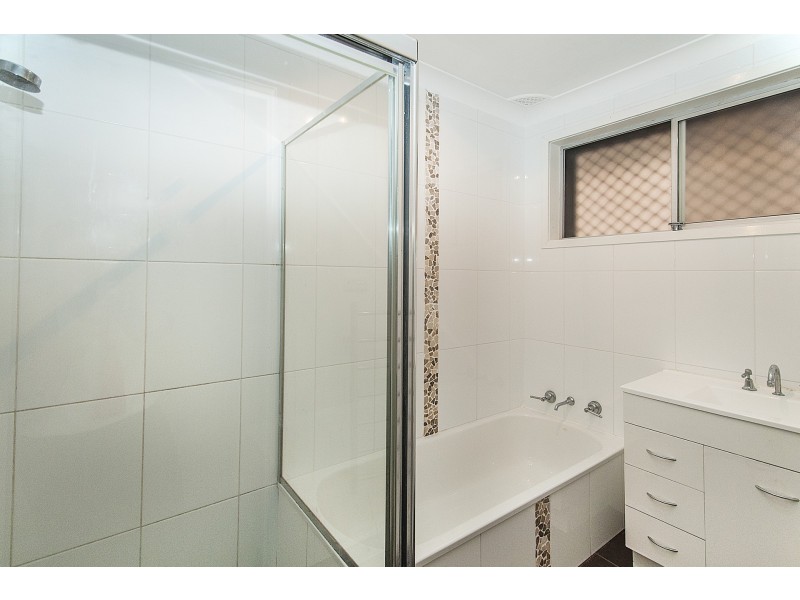 5 Beaumont Avenue, Wyoming NSW 2250