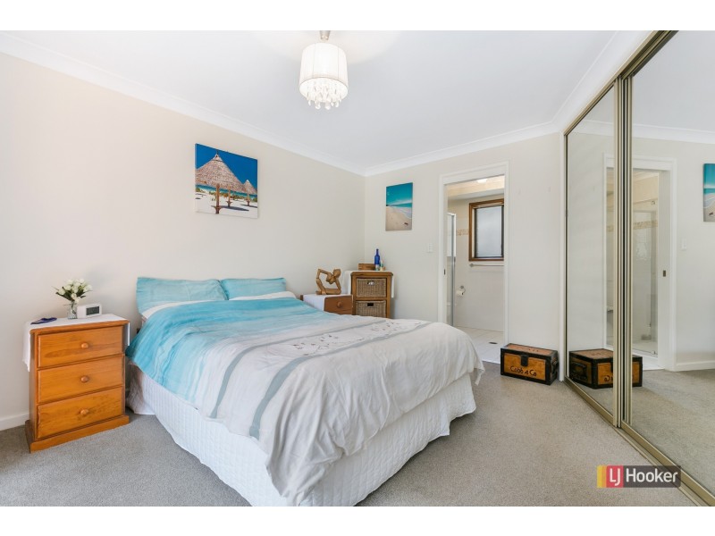 18 Kambala Close, Wyoming NSW 2250