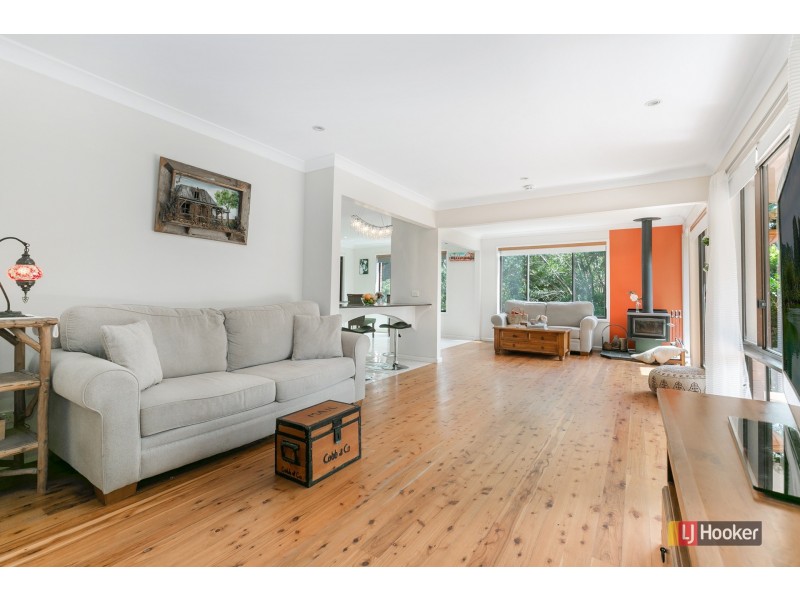 18 Kambala Close, Wyoming NSW 2250