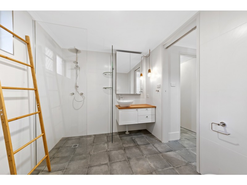 7/12-20 Kinarra Avenue, Wyoming NSW 2250