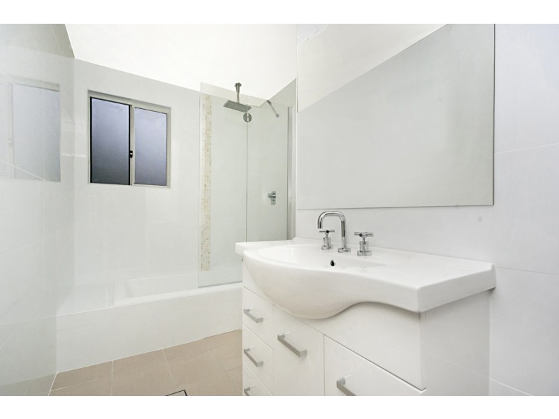 1/5 White Street, East Gosford NSW 2250