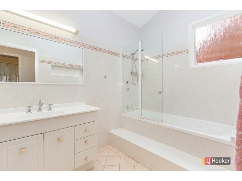 4 Belina Avenue, Wyoming NSW 2250