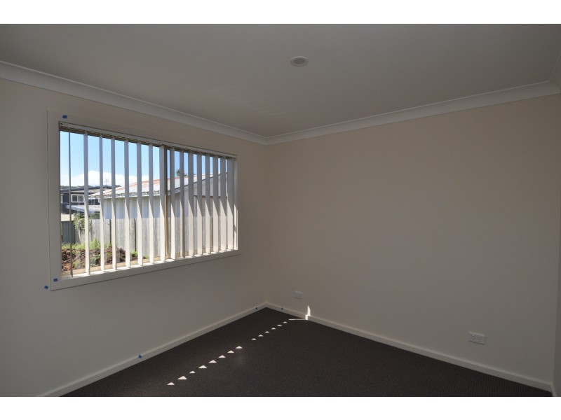 36A Germaine Avenue, Bateau Bay NSW 2261