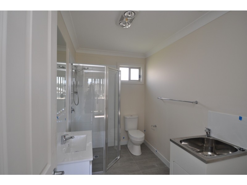 36A Germaine Avenue, Bateau Bay NSW 2261