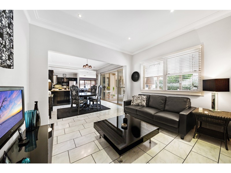 5 Dunn Street, Point Frederick NSW 2250