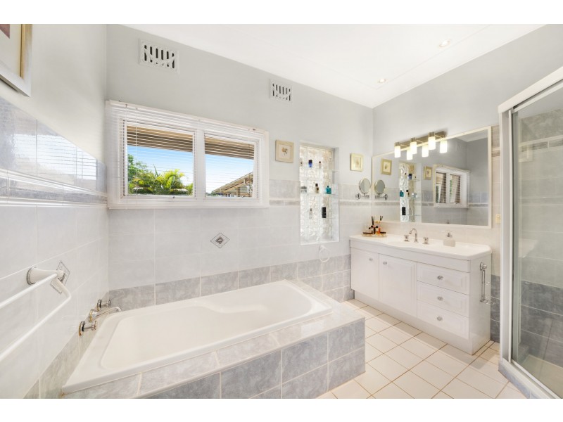 5 Dunn Street, Point Frederick NSW 2250