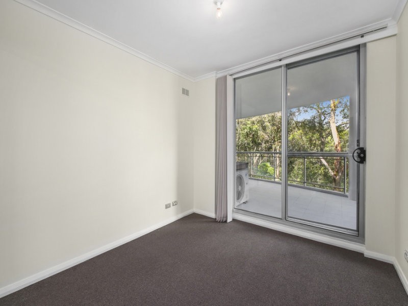 302/80 John Whiteway Drive, Gosford NSW 2250