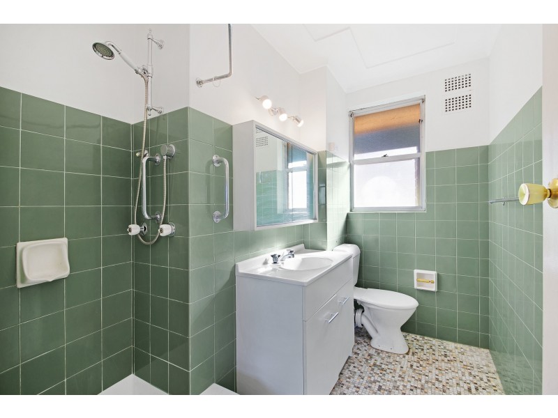 2/9 Riou Street, Gosford NSW 2250