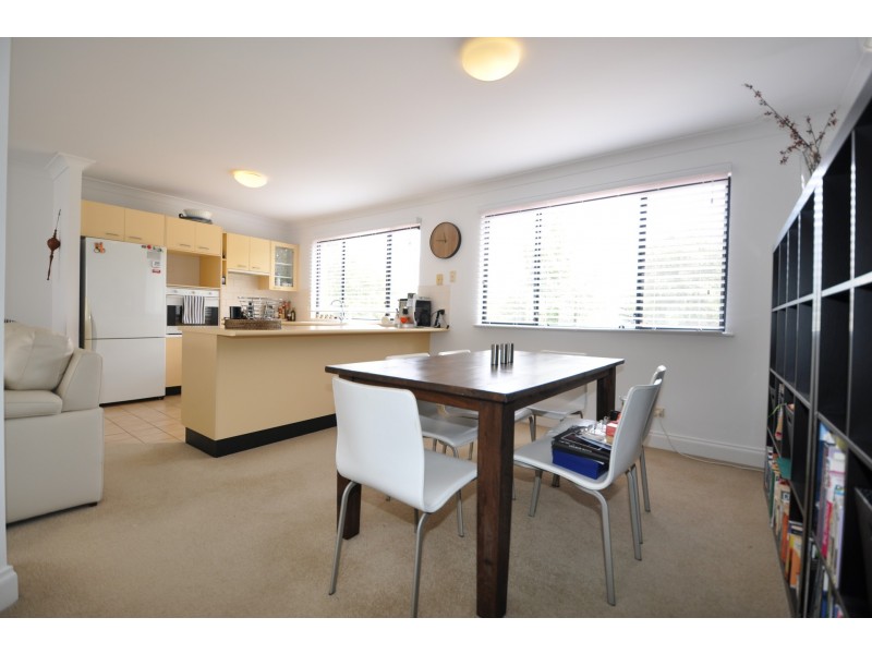 4/4 Broadview Avenue, Gosford NSW 2250