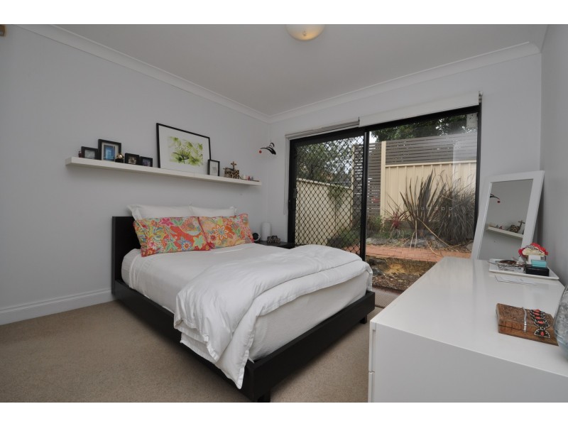 4/4 Broadview Avenue, Gosford NSW 2250