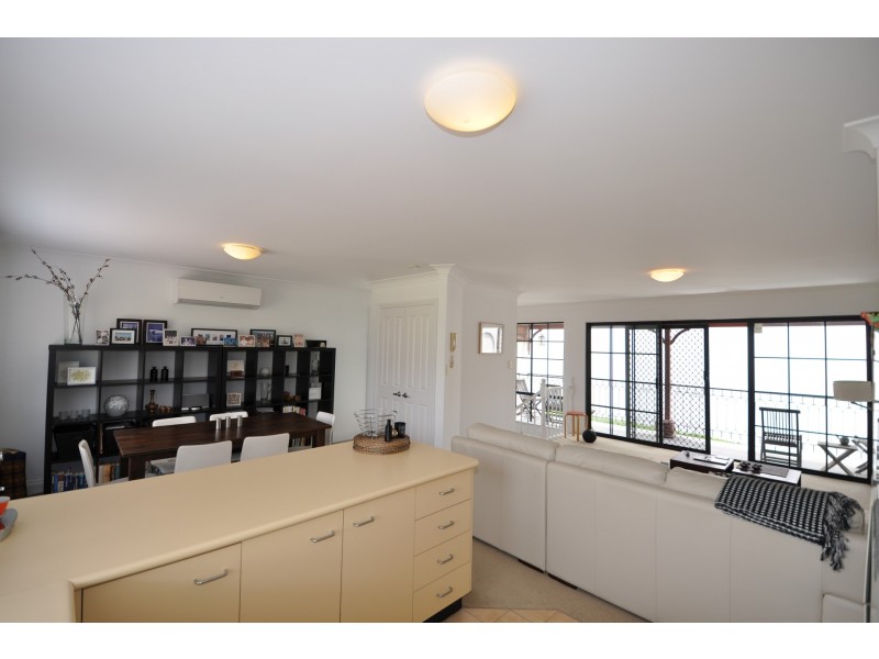 4/4 Broadview Avenue, Gosford NSW 2250