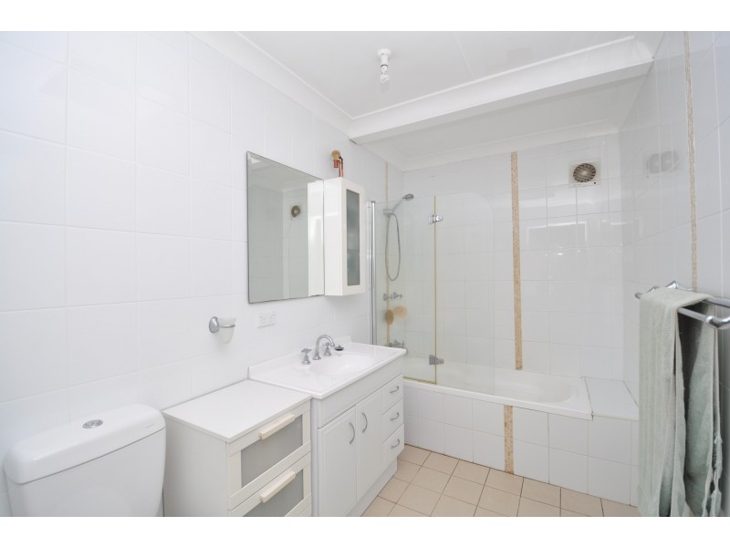 33 Barree Avenue, Narara NSW 2250