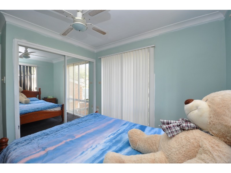 33 Barree Avenue, Narara NSW 2250