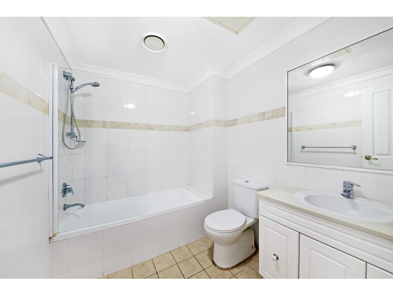 1/1 Lynn Avenue, Point Frederick NSW 2250