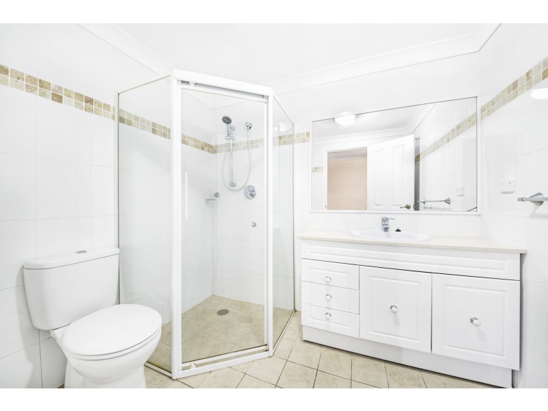 1/1 Lynn Avenue, Point Frederick NSW 2250