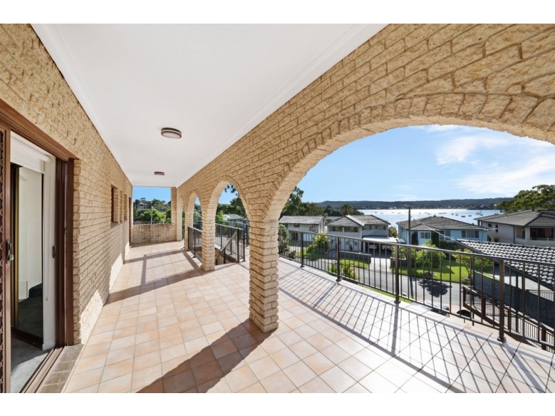 181 Avoca Drive, Green Point NSW 2251