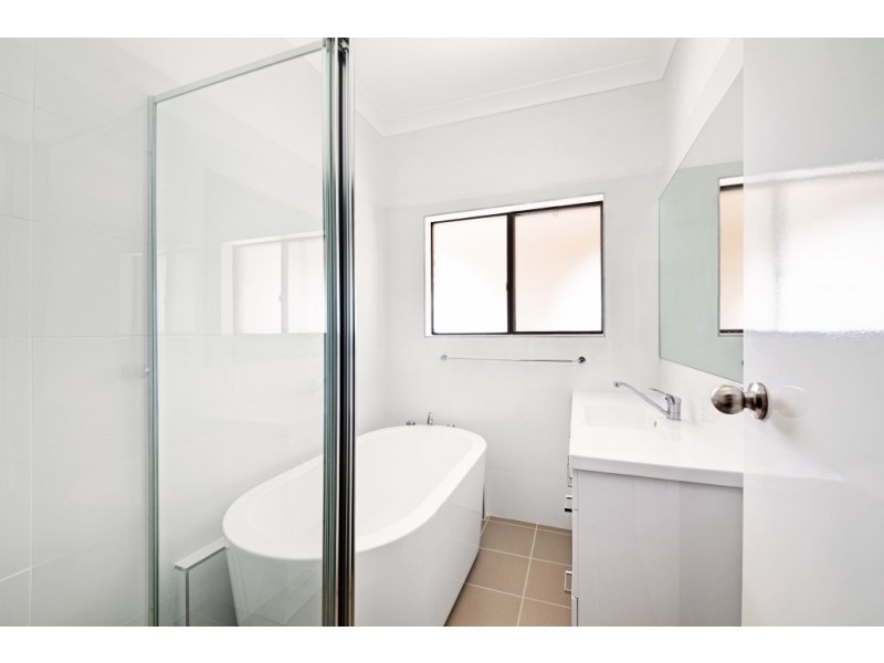 181 Avoca Drive, Green Point NSW 2251