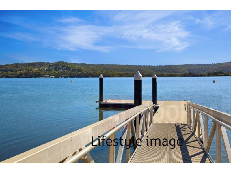 4/28 York Street, Point Frederick NSW 2250