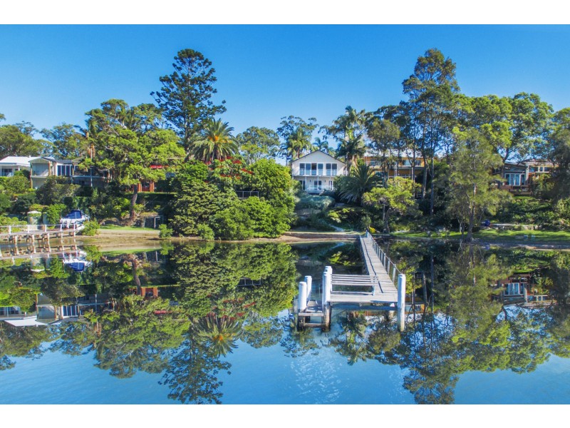 17 Albany Street, Point Frederick NSW 2250