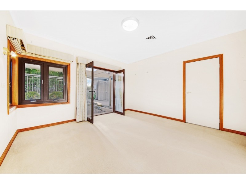 17 Albany Street, Point Frederick NSW 2250