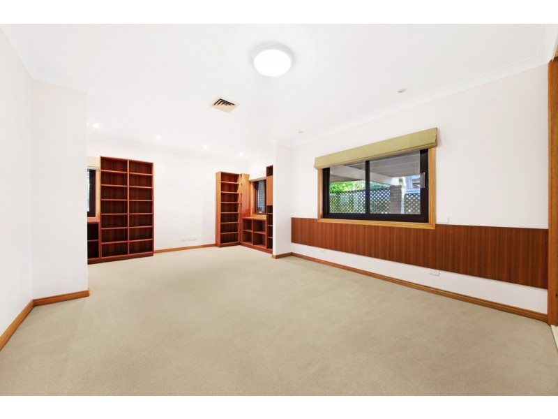 17 Albany Street, Point Frederick NSW 2250