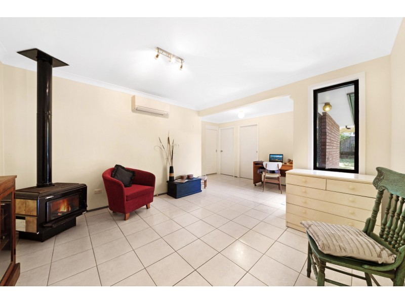 17 Chamberlain Road, Wyoming NSW 2250