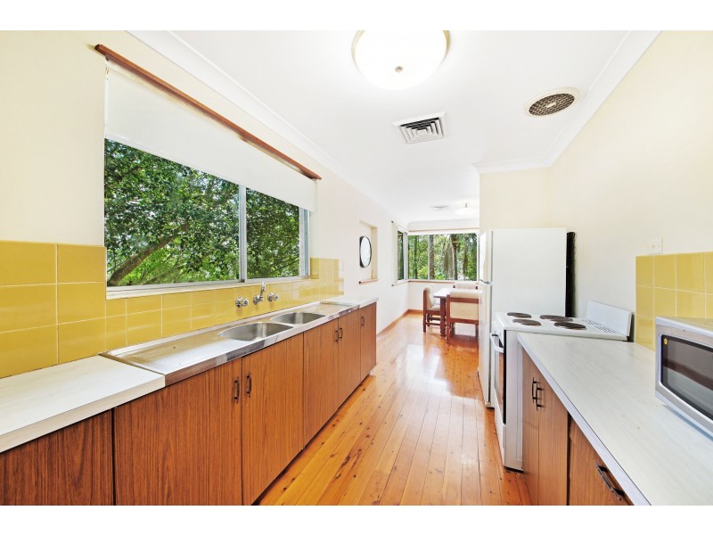 1 Malison Street, Wyoming NSW 2250