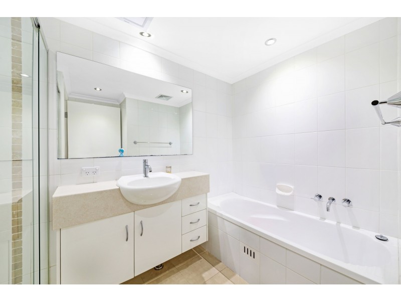 1/1 Creighton Lane, Point Frederick NSW 2250