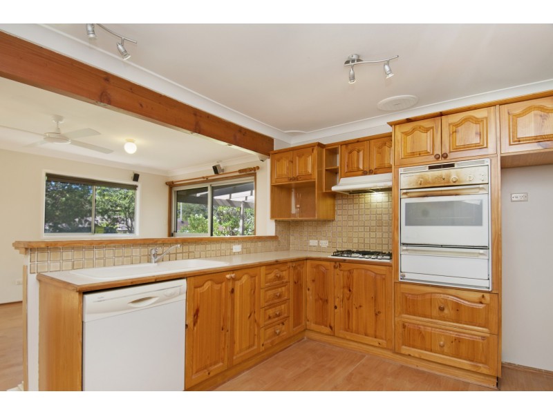 4 Walker Road, Wyoming NSW 2250