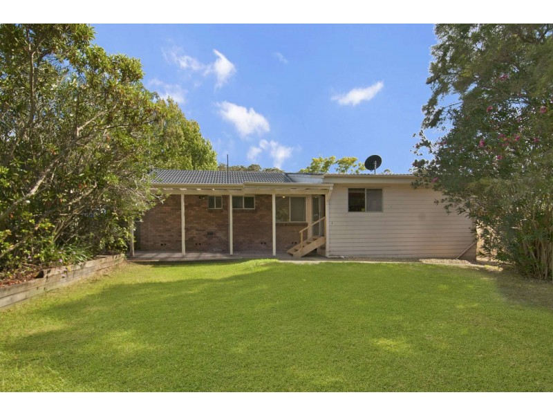 4 Walker Road, Wyoming NSW 2250