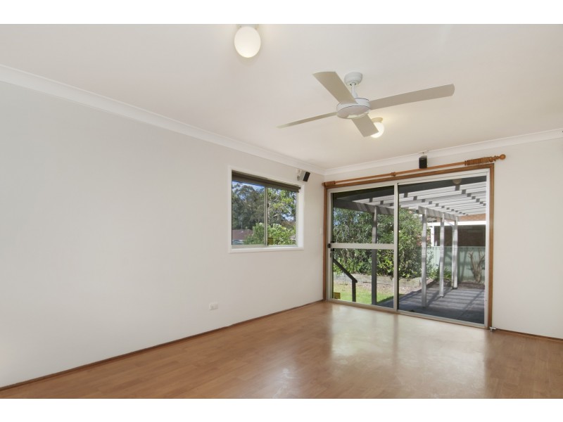 4 Walker Road, Wyoming NSW 2250