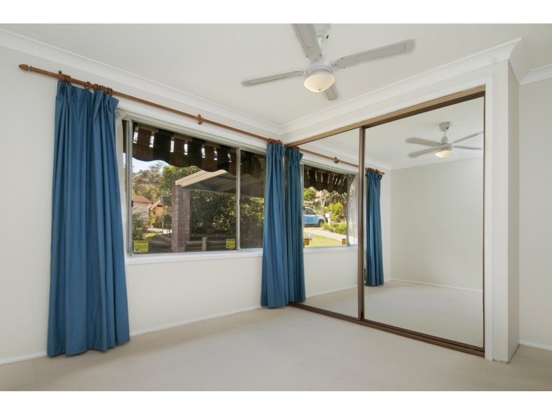 4 Walker Road, Wyoming NSW 2250
