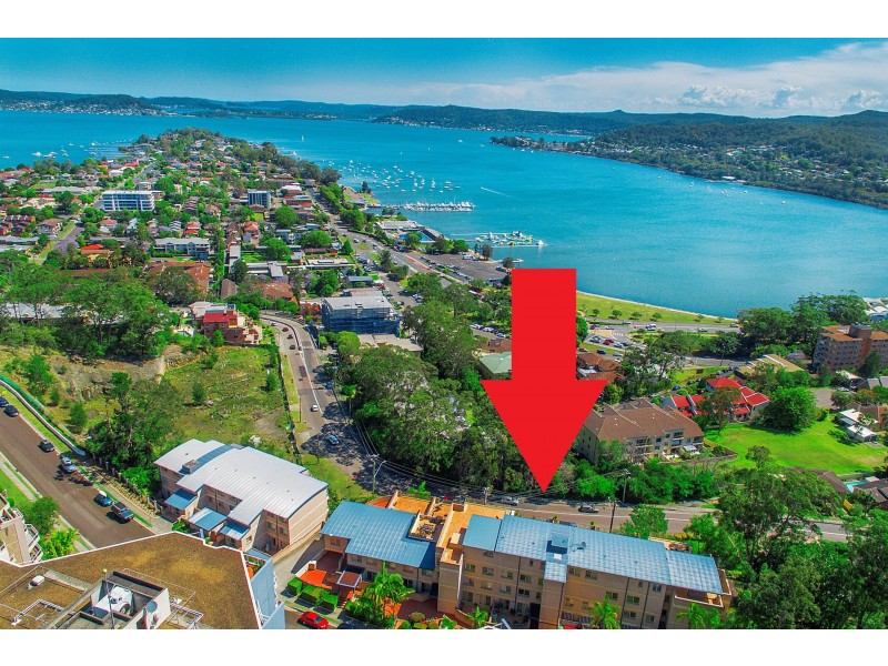 2/92 John Whiteway Drive, Gosford NSW 2250