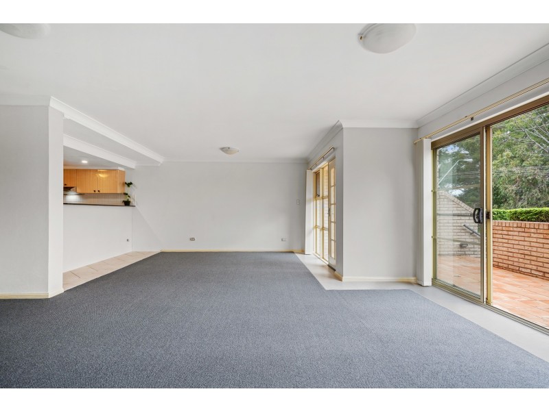 2/92 John Whiteway Drive, Gosford NSW 2250