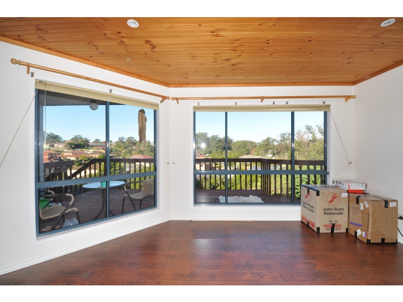 11 Stewart Brougham Close, Lisarow NSW 2250