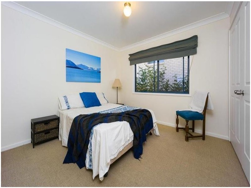 11 Stewart Brougham Close, Lisarow NSW 2250